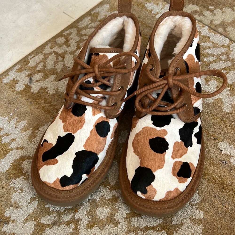 Cow print Ugg Neumel